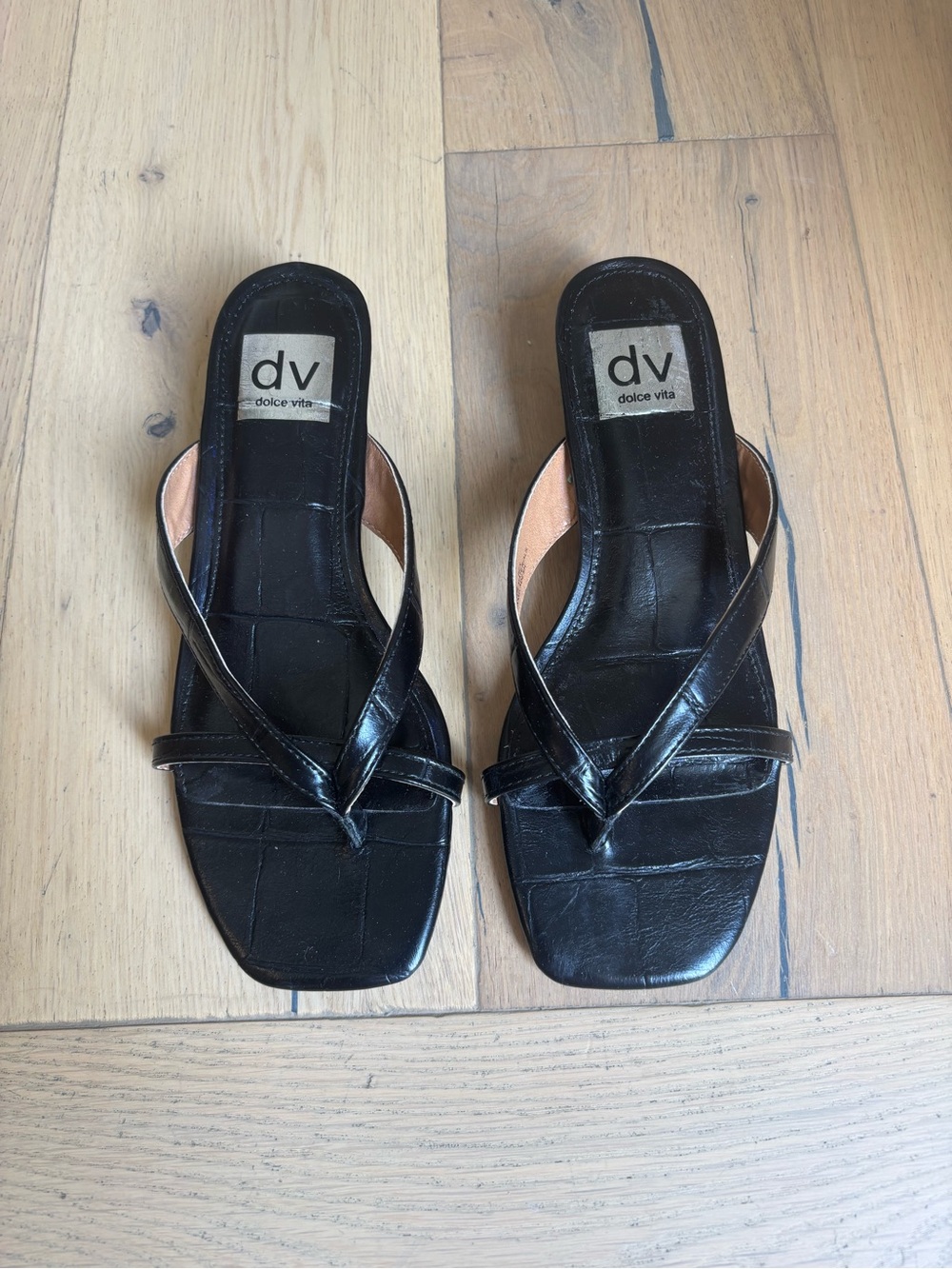 Like new Dolce Vita sandals black